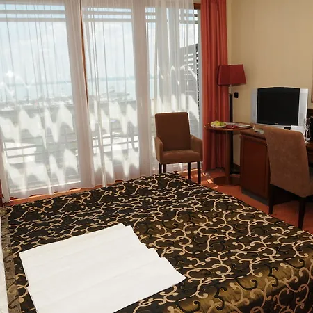 Silver Apartman Apartment